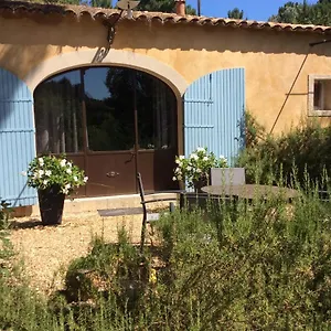 Le Bois De La Cour Roussillon en Isere